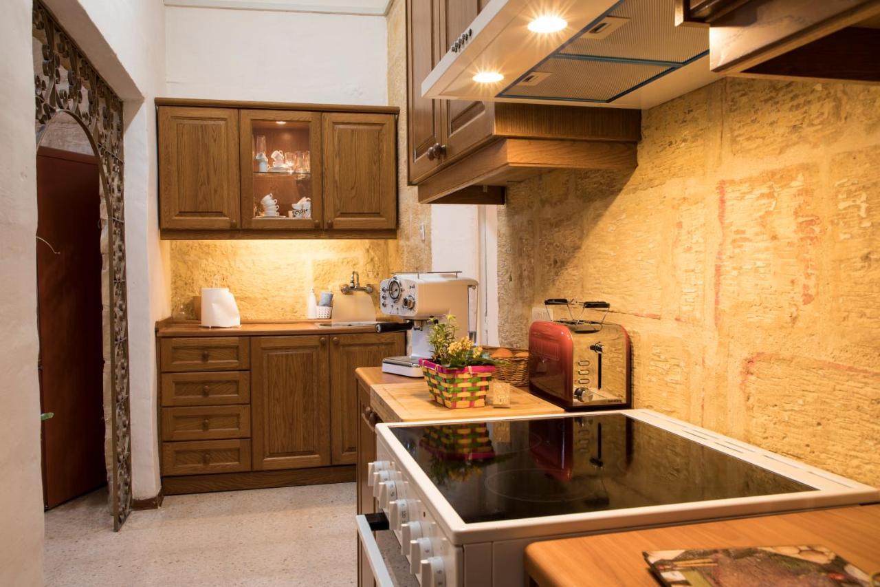 Вилла Tal-Karmnu Entire House With Private Heated Pool And Jacuzzi Kirkop Экстерьер фото