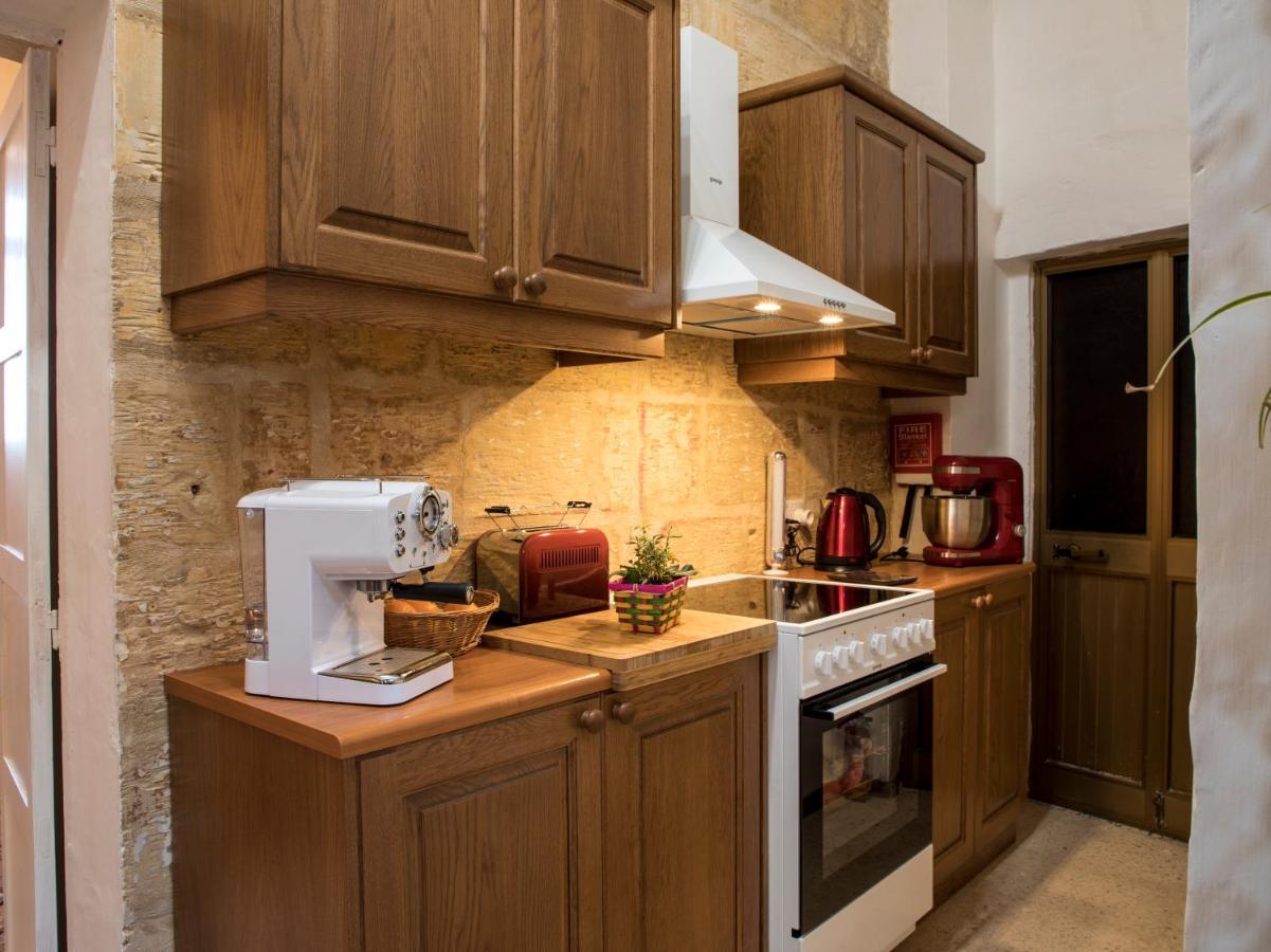 Вилла Tal-Karmnu Entire House With Private Heated Pool And Jacuzzi Kirkop Экстерьер фото