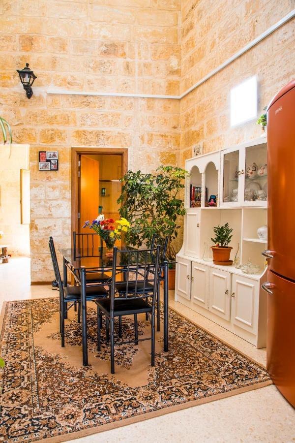 Вилла Tal-Karmnu Entire House With Private Heated Pool And Jacuzzi Kirkop Экстерьер фото