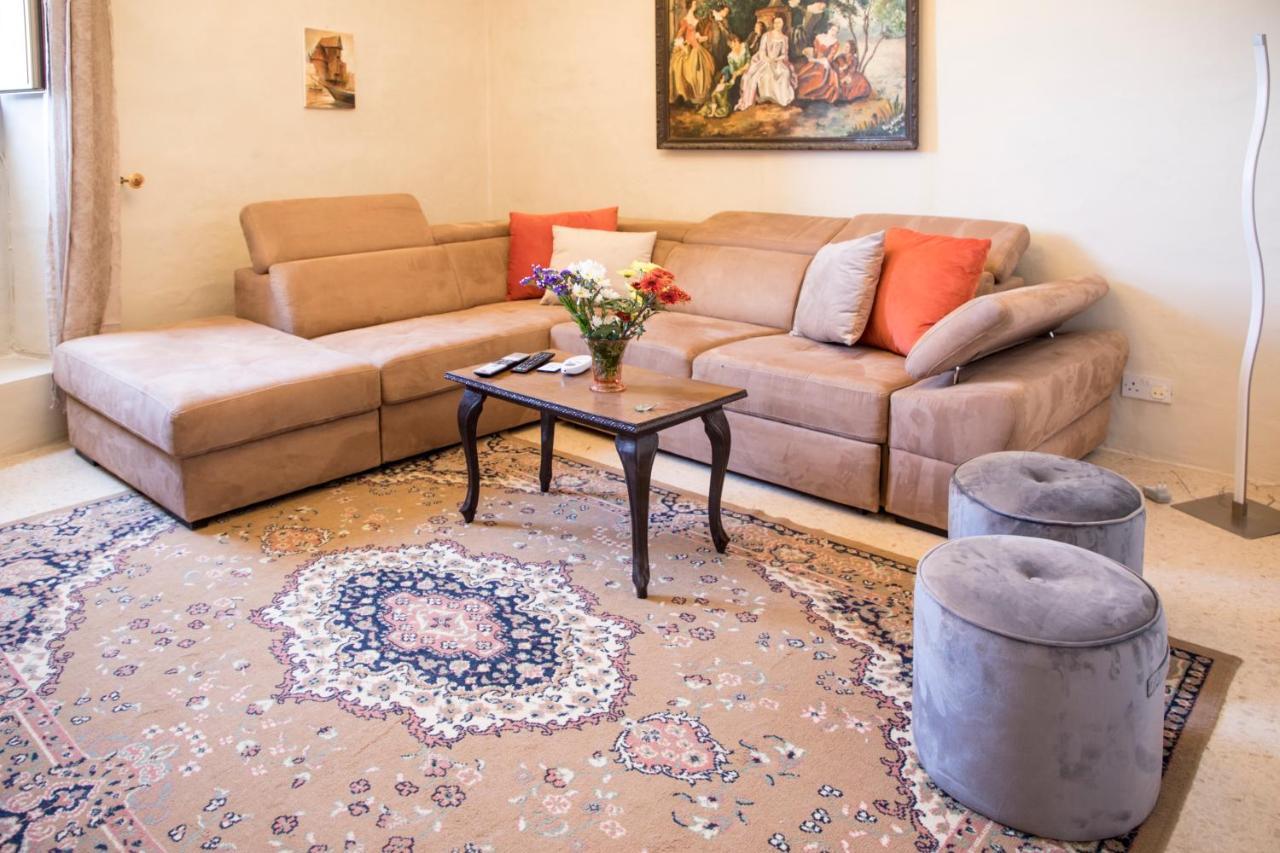 Вилла Tal-Karmnu Entire House With Private Heated Pool And Jacuzzi Kirkop Экстерьер фото